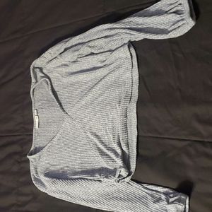 Cropped long sleeve shirt